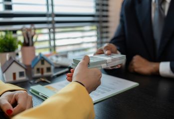 Zaliczka czy zadatek – co wybrać przy zakupie mieszkania?