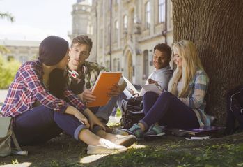 Najlepsze uczelnie w Poznaniu – Przewodnik po okolicy dla studenta