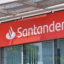 Kredyt konsolidacyjny w Santander Bank Polska: warunki i możliwości online