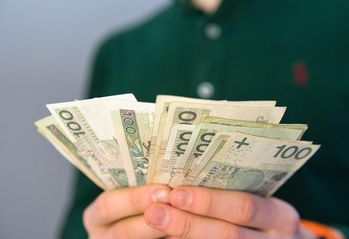 Bezpieczny Kredyt 2 proc. i Rodzinny Kredyt Mieszkaniowy – czy można sprzedać nieruchomość?