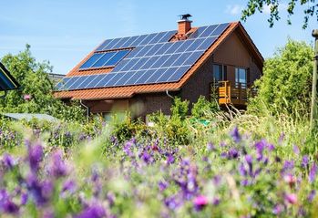 Odnawialne źródła energii w domu jednorodzinnym - poradnik OZE