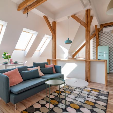 Jak zaplanować mieszkanie na poddaszu: adaptacja strychu na mieszkanie lub pokój