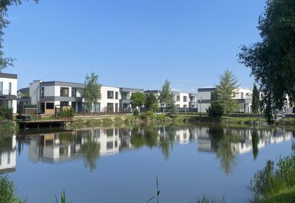 Lake Village etap V